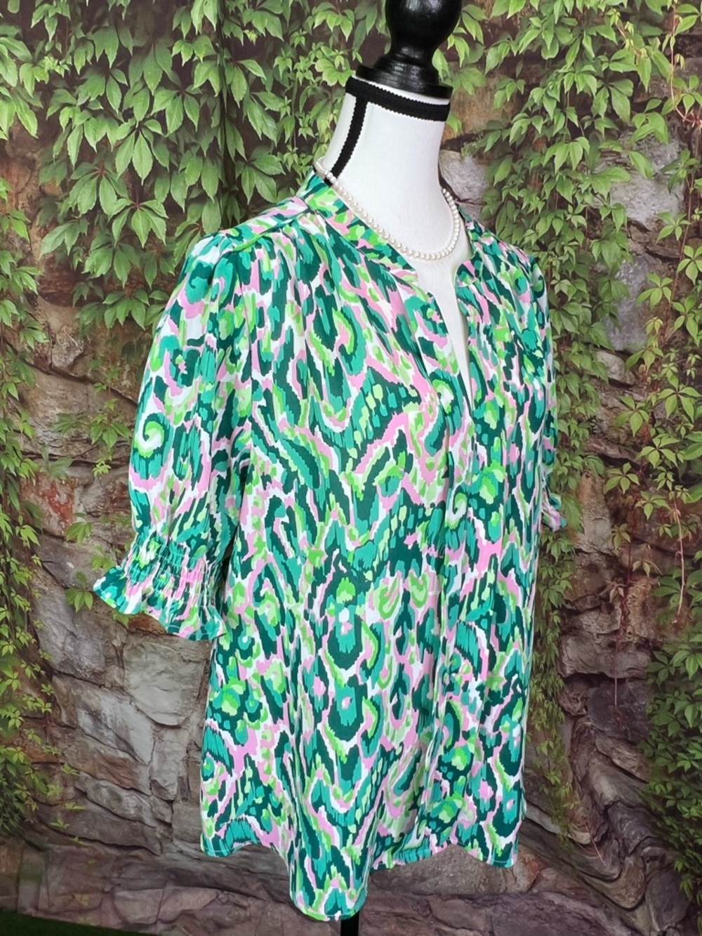 VOY Pink and Green Pleated V-Neck Spring Ruffle Sleeve Blouse, L - Picture 10 of 12